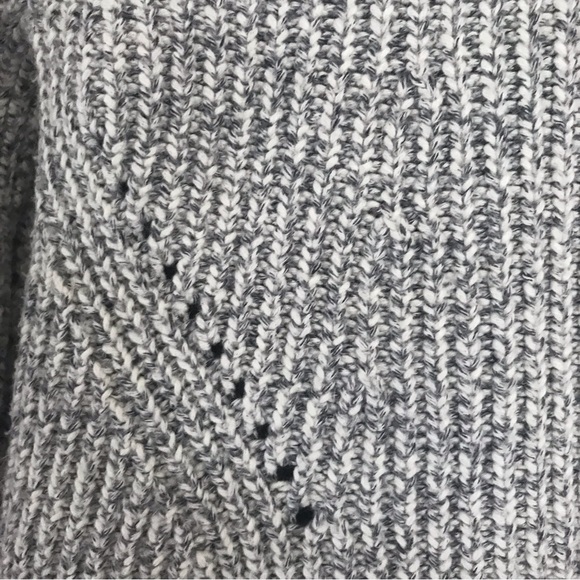 GAP Gray Knit Sweater, Size Medium - Picture 9 of 12
